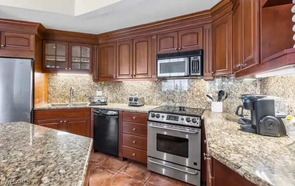 5701 Riverside Drive Cape Coral FL 33904