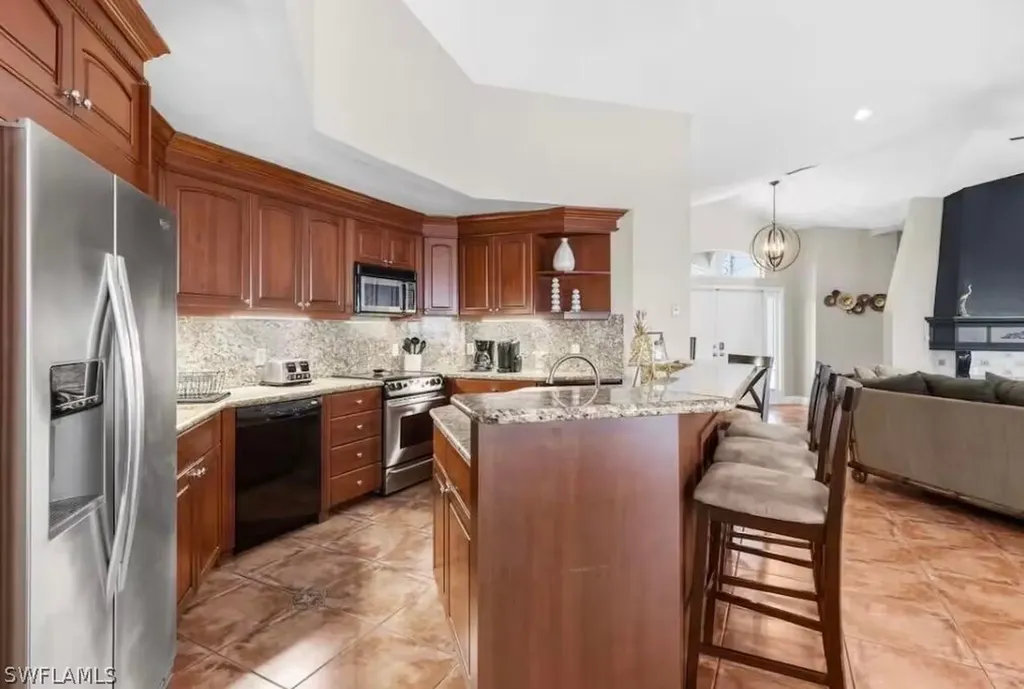 5701 Riverside Drive Cape Coral FL 33904