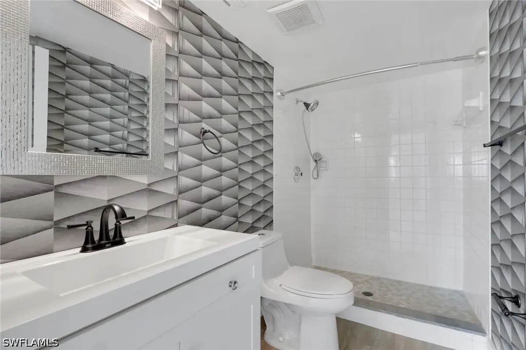5499 Rattlesnake Hamm Road Naples FL 34113