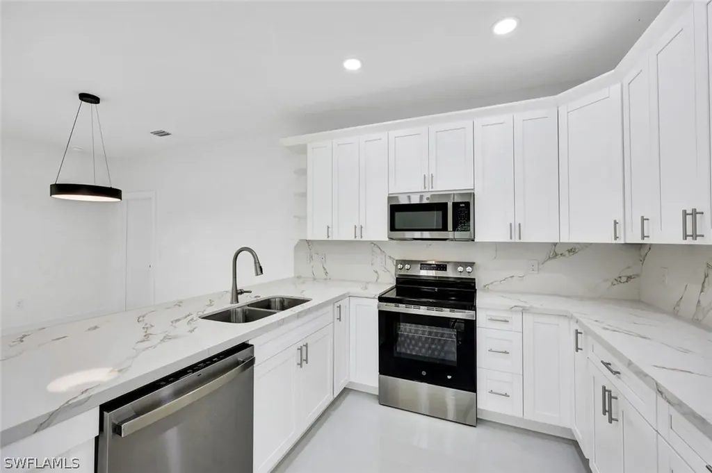 1137 Rahway Street E Lehigh Acres FL 33974