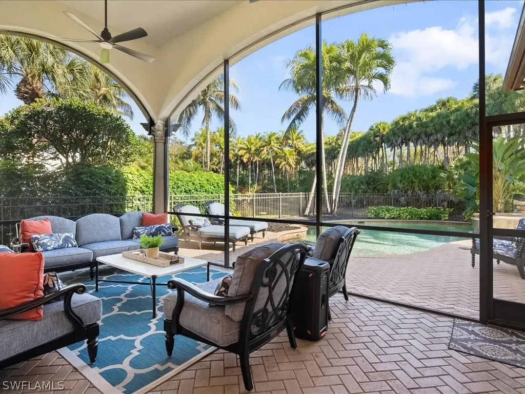 2822 Capistrano Way Naples FL 34105