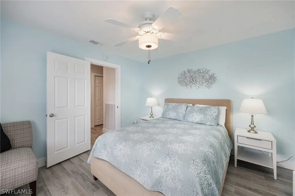 525 Lake Louise Circle Naples FL 34110