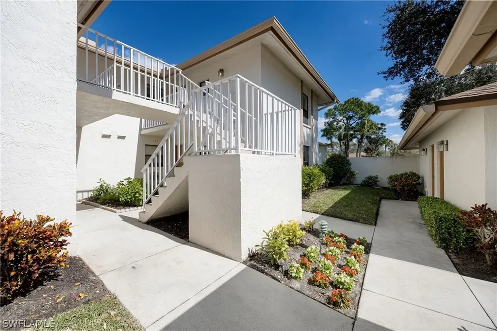 525 Lake Louise Circle Naples FL 34110