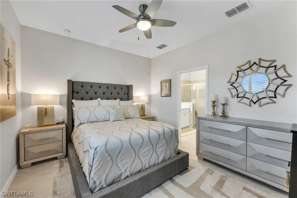 2543 Vine Avenue Naples FL 34120