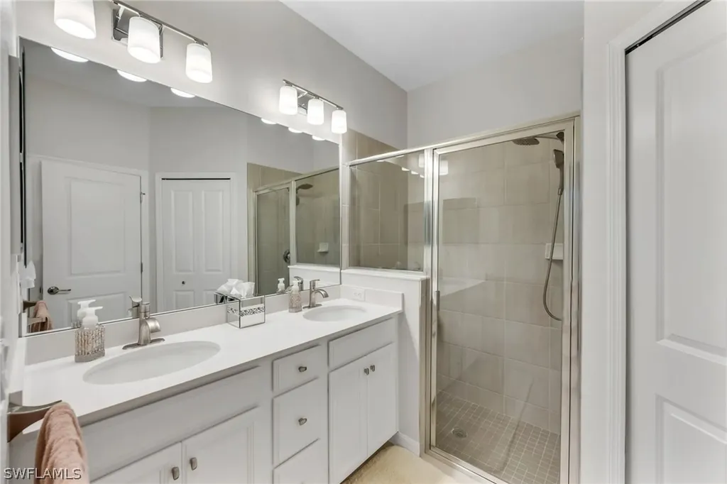 2543 Vine Avenue Naples FL 34120