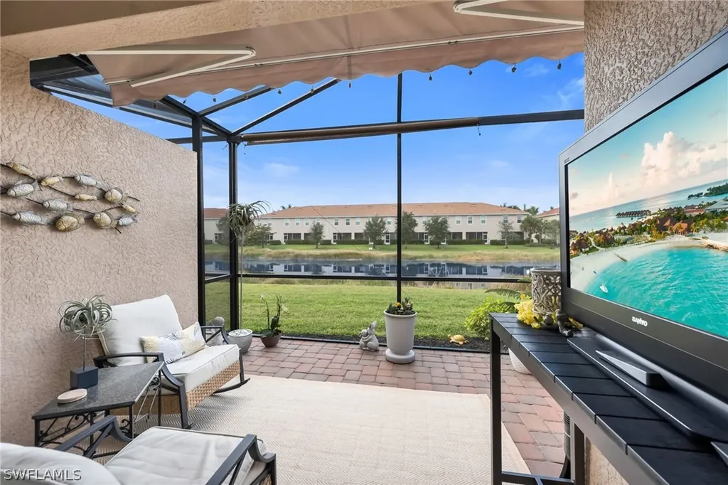 2543 Vine Avenue Naples FL 34120