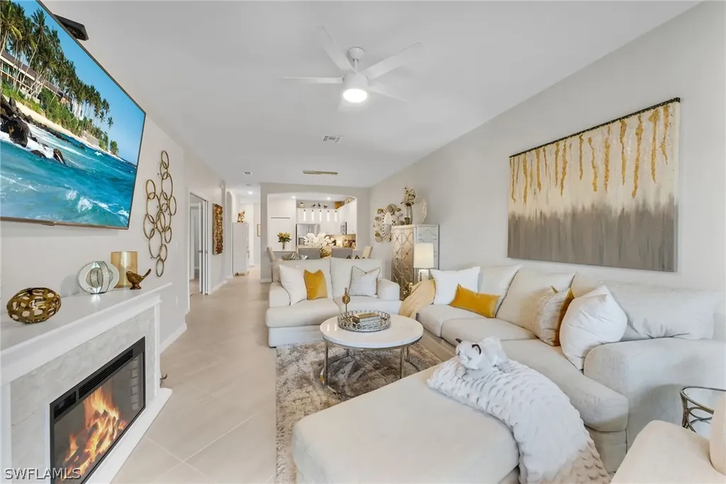 2543 Vine Avenue Naples FL 34120