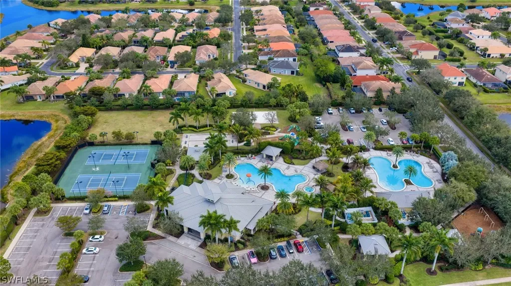 2543 Vine Avenue Naples FL 34120