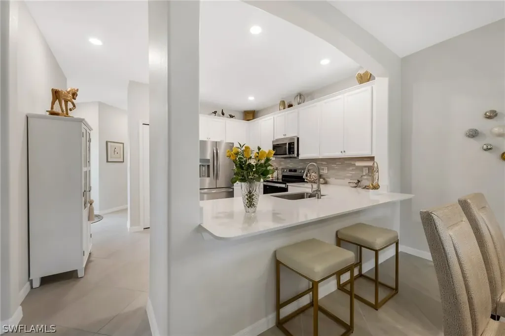 2543 Vine Avenue Naples FL 34120