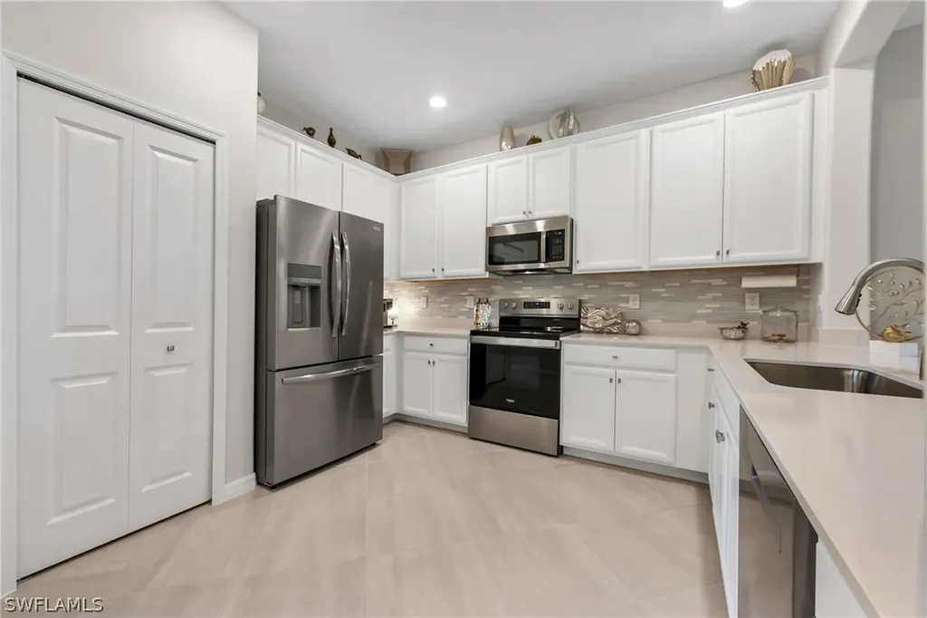 2543 Vine Avenue Naples FL 34120