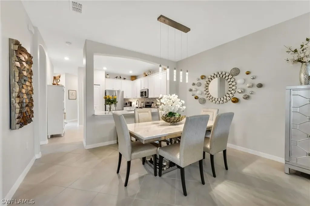 2543 Vine Avenue Naples FL 34120