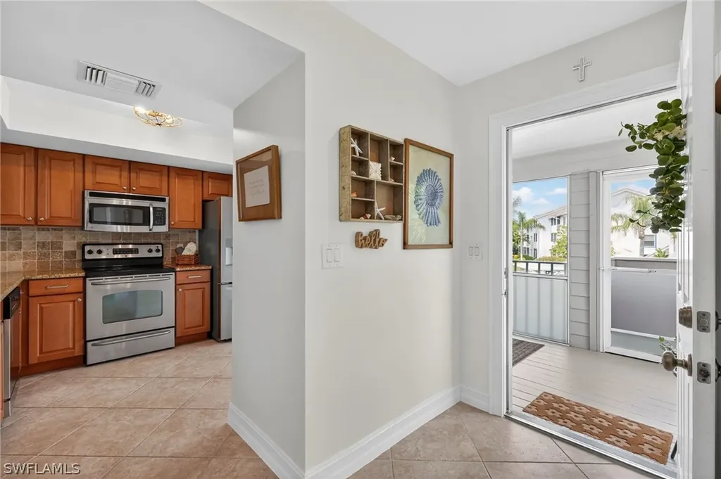 523 Club Side Drive Naples FL 34110