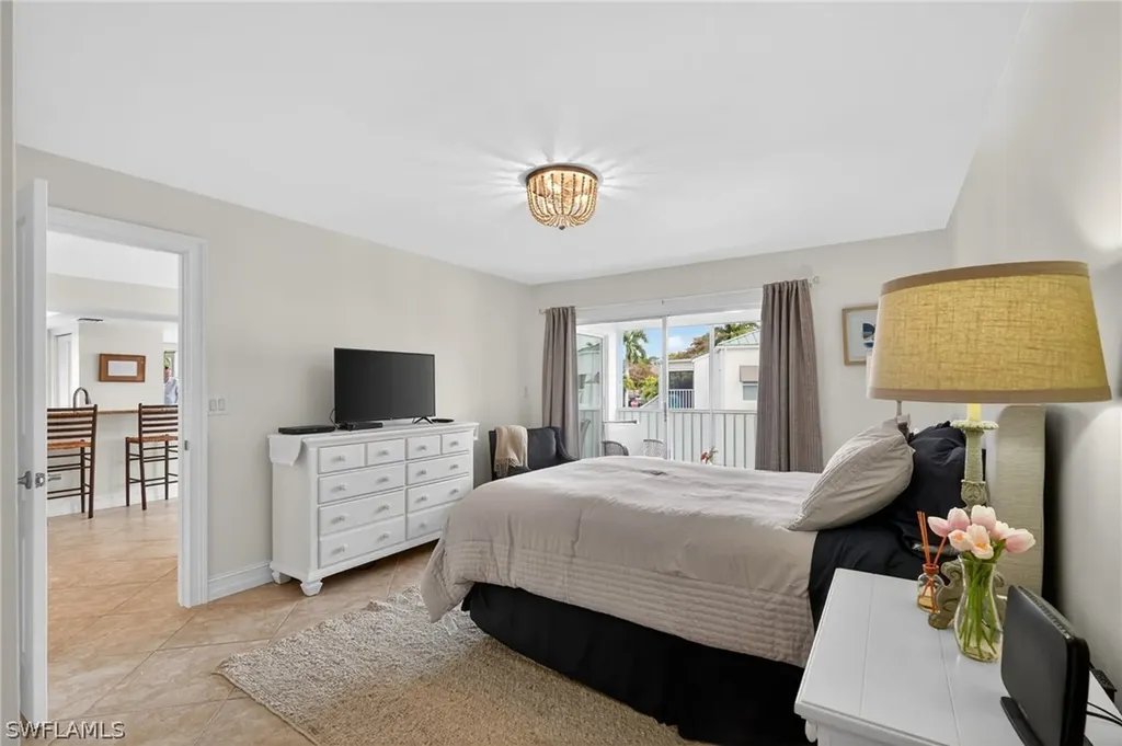523 Club Side Drive Naples FL 34110