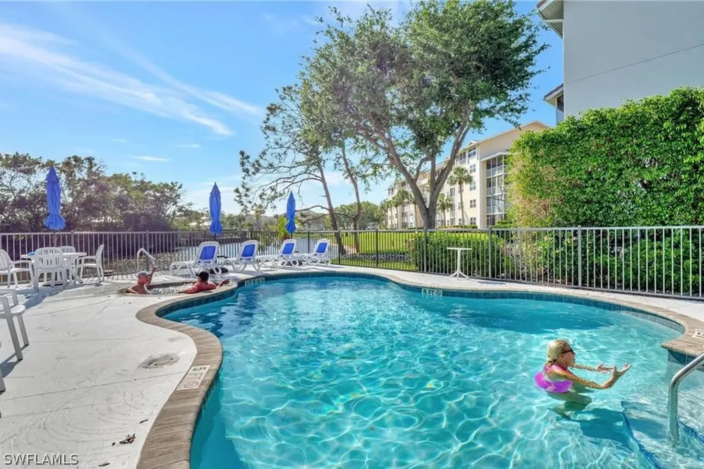 523 Club Side Drive Naples FL 34110