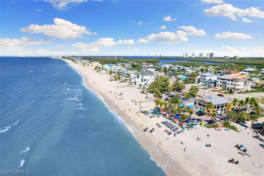 523 Club Side Drive Naples FL 34110