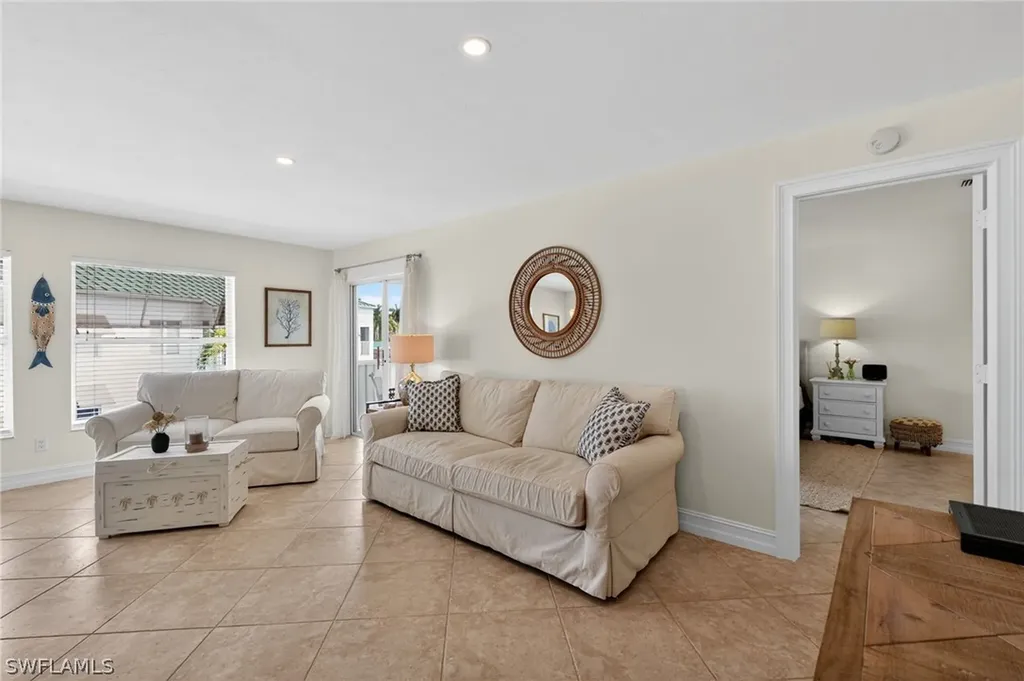 523 Club Side Drive Naples FL 34110
