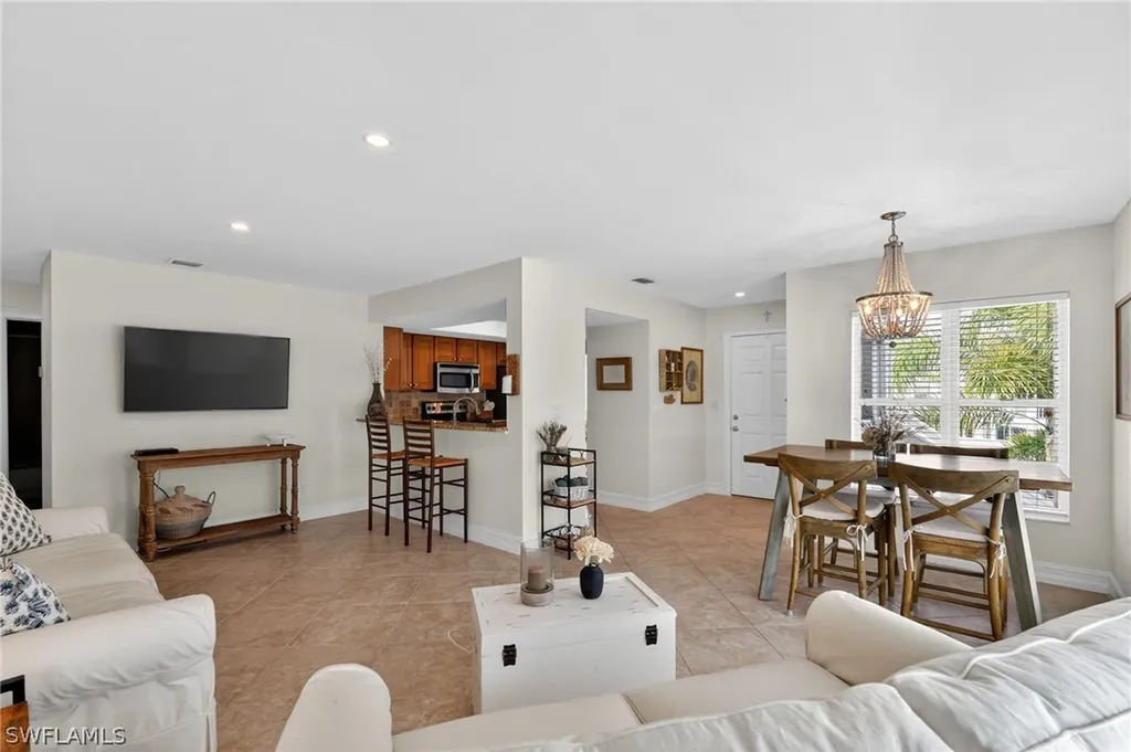 523 Club Side Drive Naples FL 34110