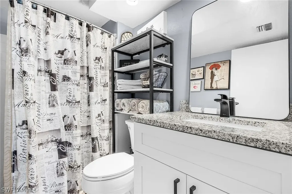 53 High Point Circle W Naples FL 34103