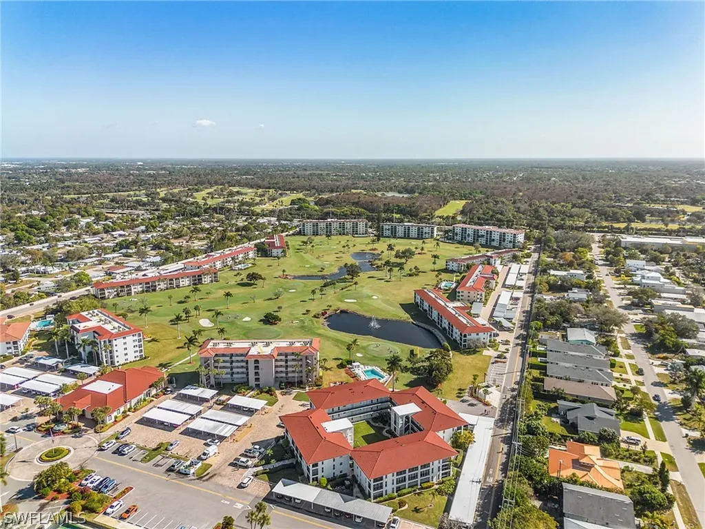 53 High Point Circle W Naples FL 34103