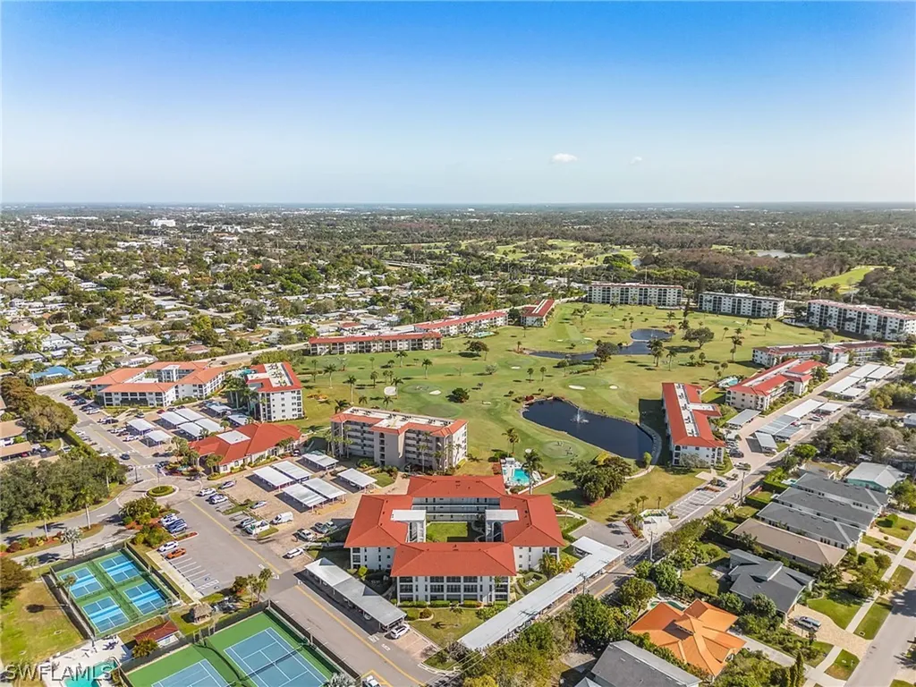 53 High Point Circle W Naples FL 34103