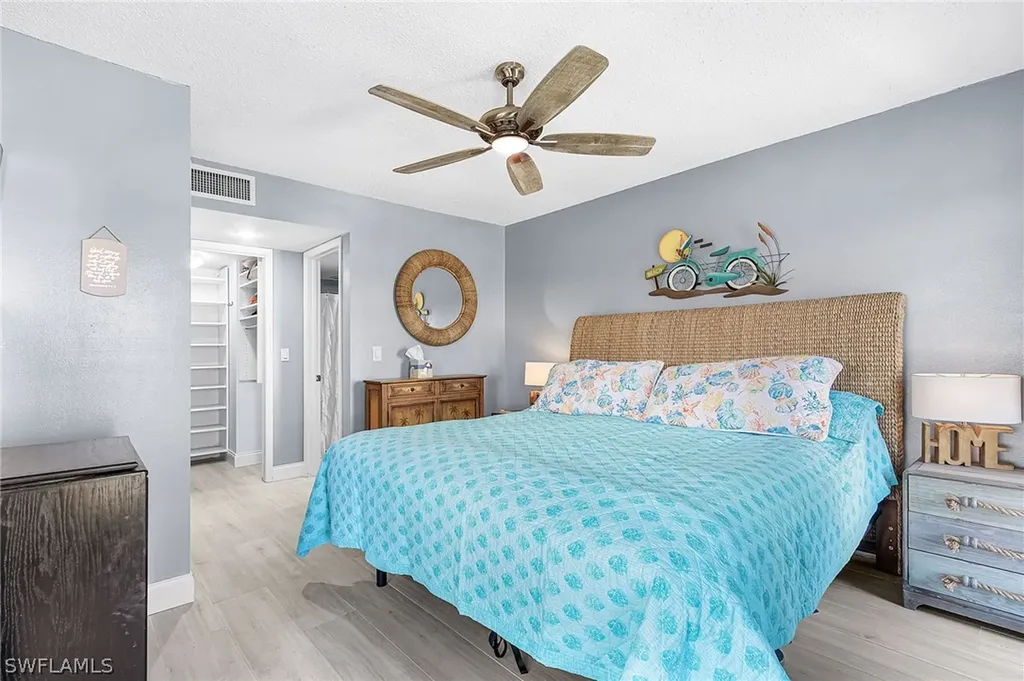 53 High Point Circle W Naples FL 34103