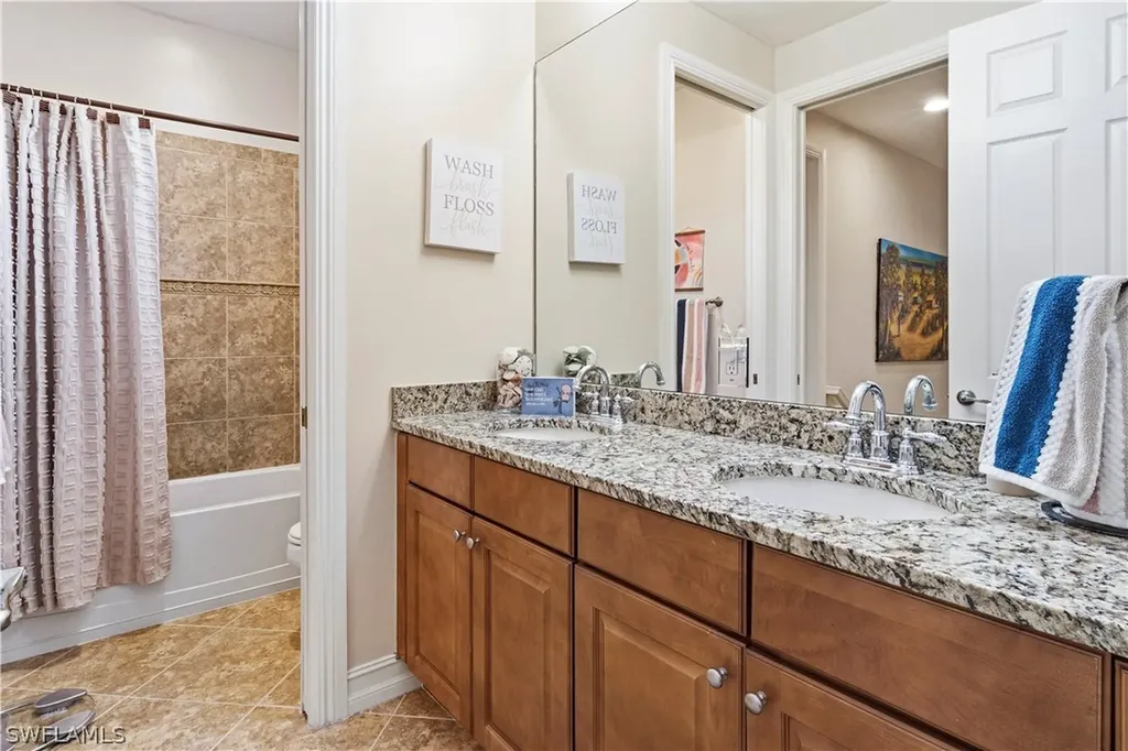 9118 Chula Vista Street Naples FL 34113