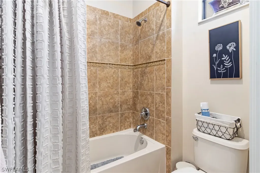9118 Chula Vista Street Naples FL 34113