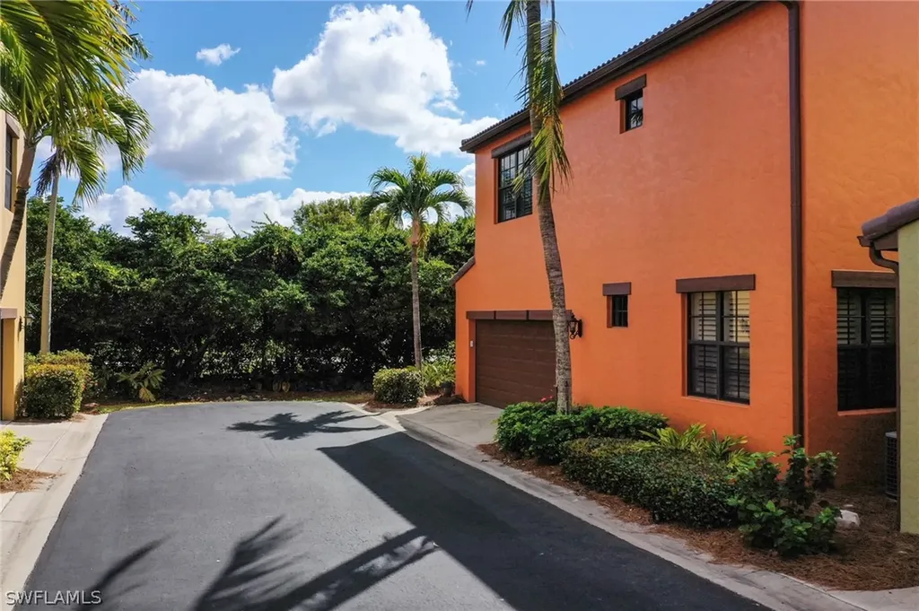 9118 Chula Vista Street Naples FL 34113