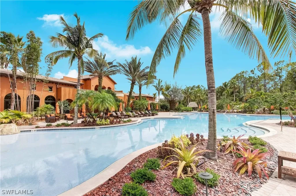 9118 Chula Vista Street Naples FL 34113