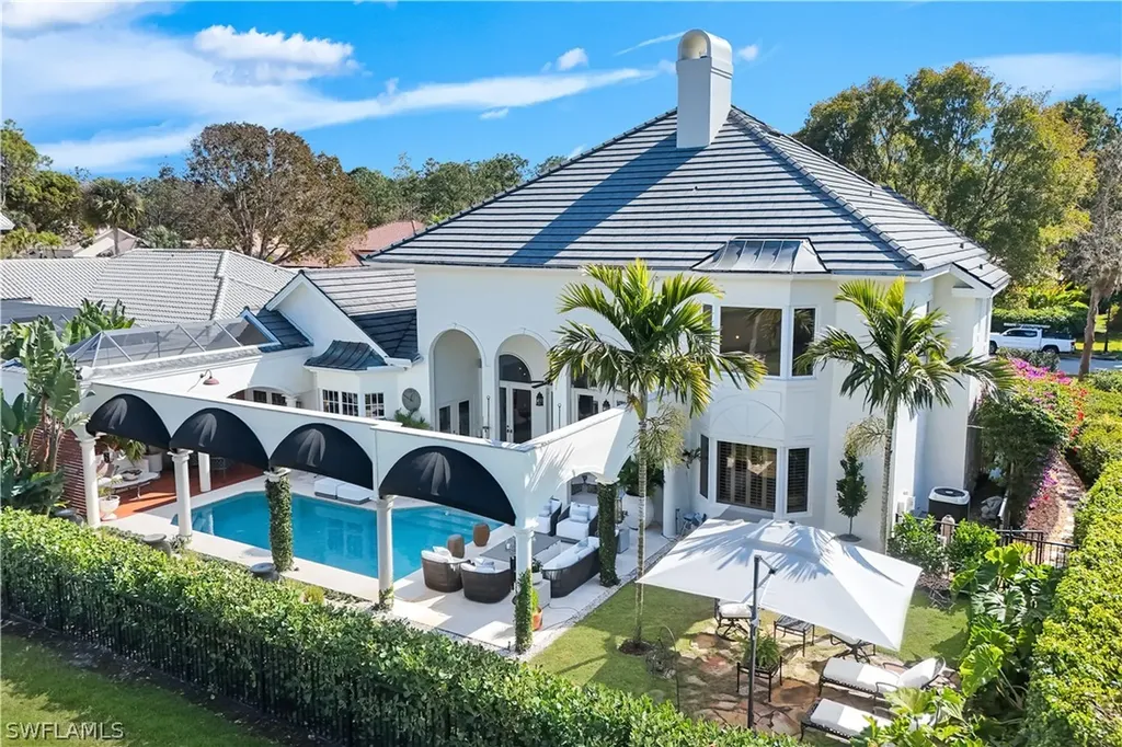 180 Edgemere Way S Naples FL 34105