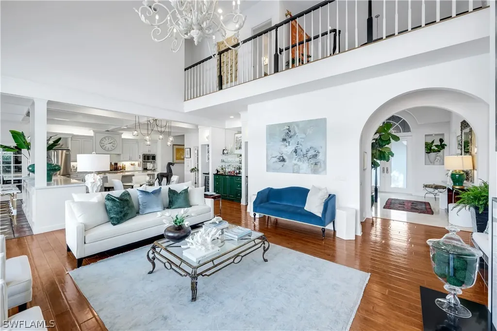180 Edgemere Way S Naples FL 34105
