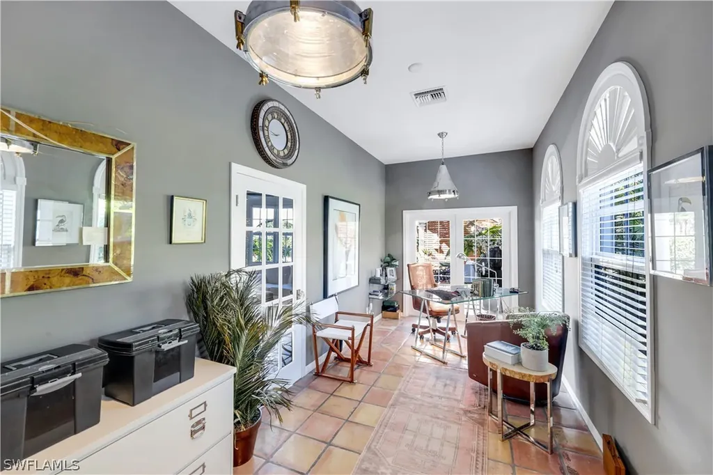 180 Edgemere Way S Naples FL 34105