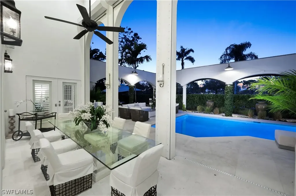 180 Edgemere Way S Naples FL 34105