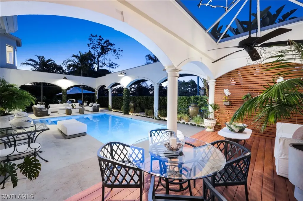 180 Edgemere Way S Naples FL 34105