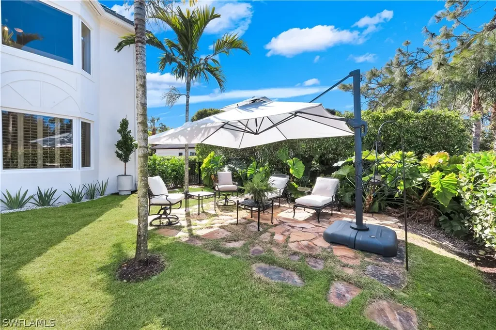 180 Edgemere Way S Naples FL 34105
