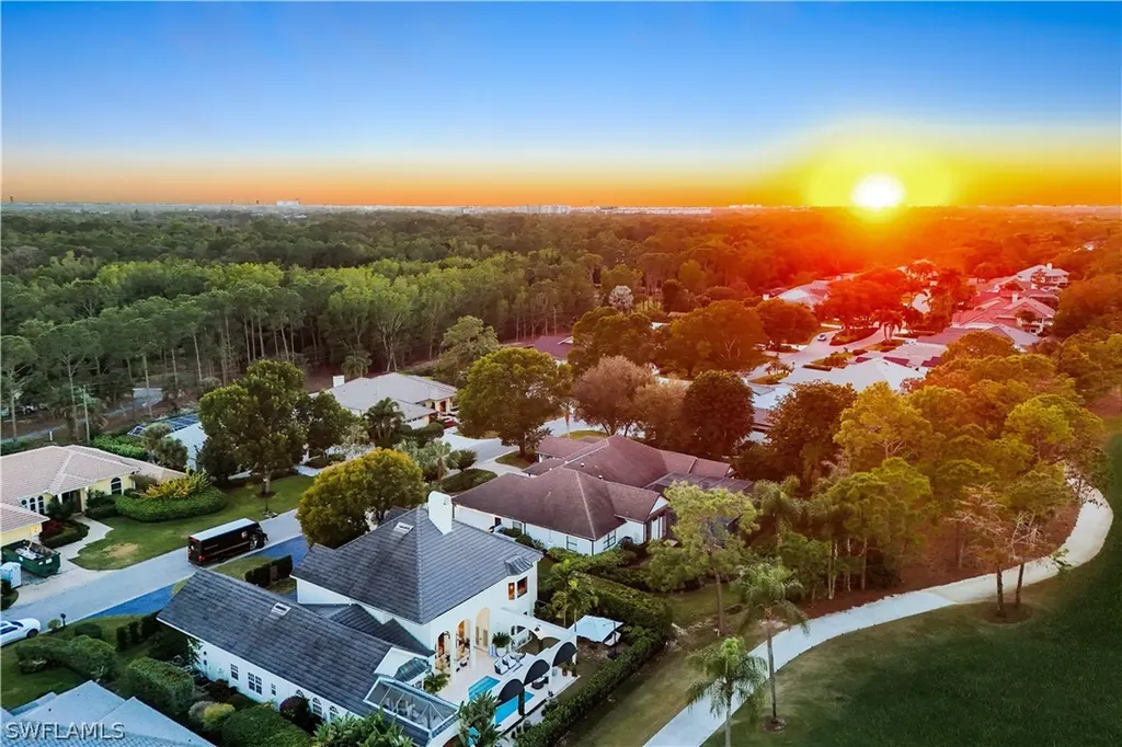 180 Edgemere Way S Naples FL 34105