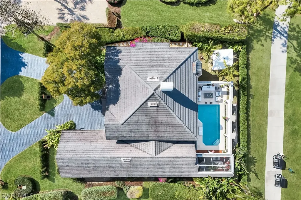 180 Edgemere Way S Naples FL 34105