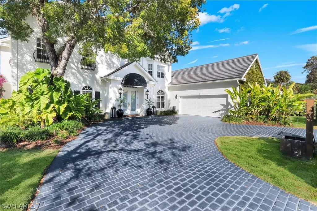 180 Edgemere Way S Naples FL 34105