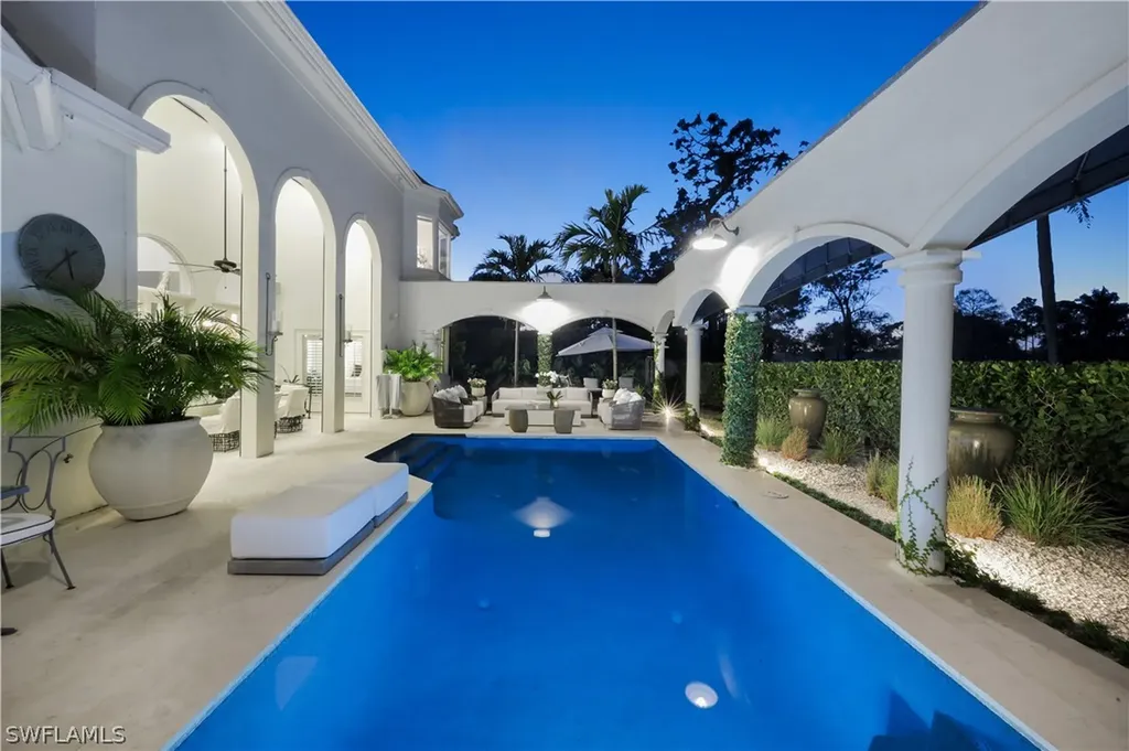180 Edgemere Way S Naples FL 34105