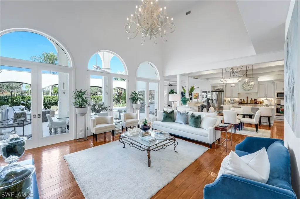 180 Edgemere Way S Naples FL 34105