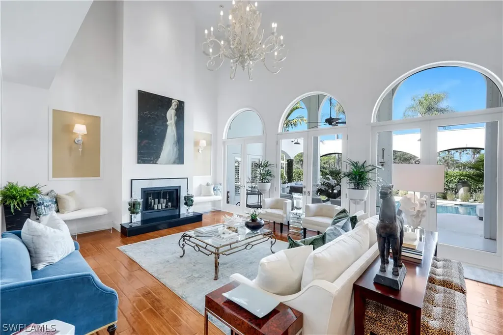 180 Edgemere Way S Naples FL 34105