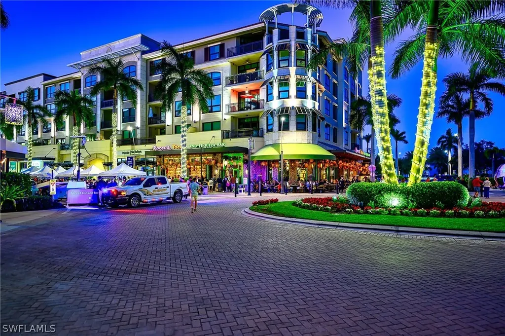 613 Beachwalk Circle Naples FL 34108