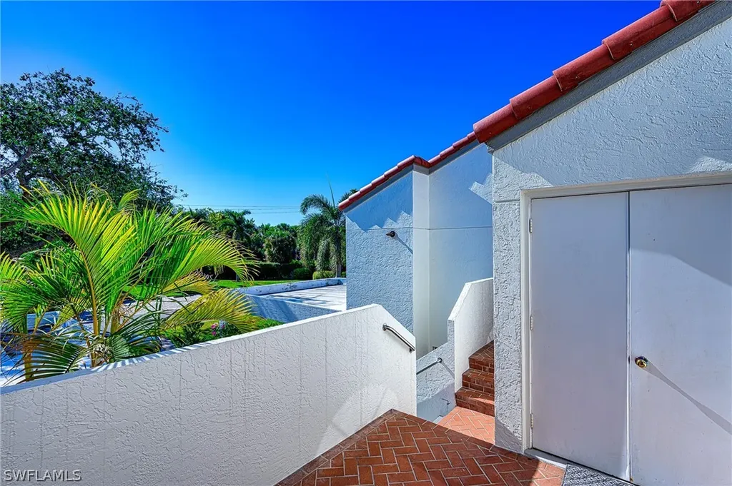 613 Beachwalk Circle Naples FL 34108
