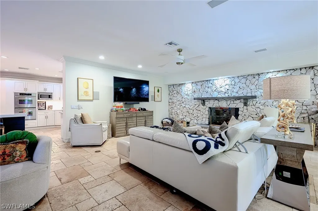 2760 70th Street SW Naples FL 34105