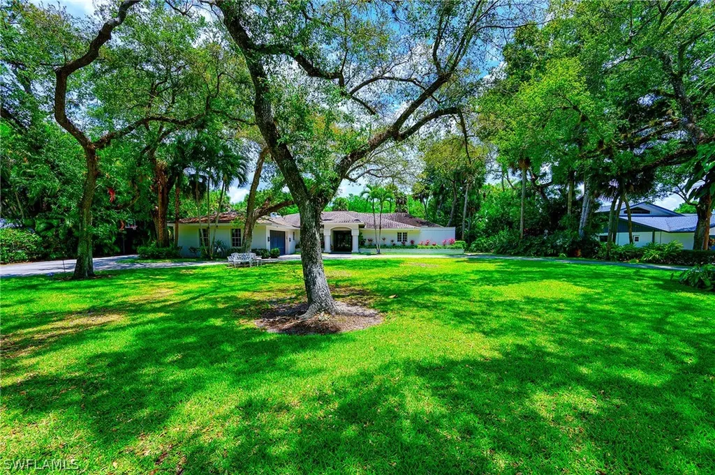 2760 70th Street SW Naples FL 34105