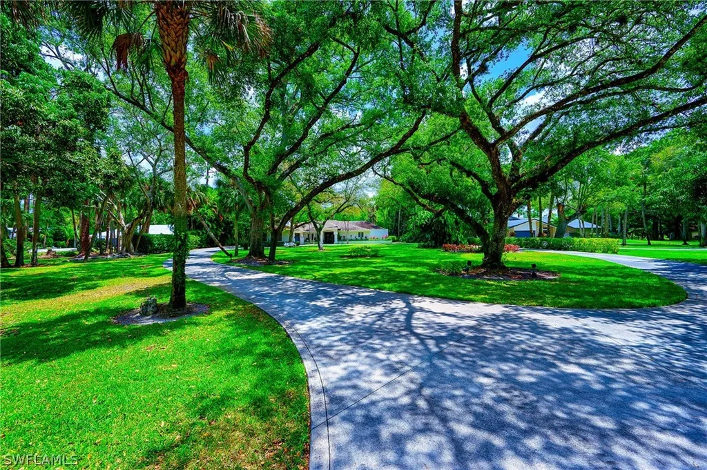2760 70th Street SW Naples FL 34105