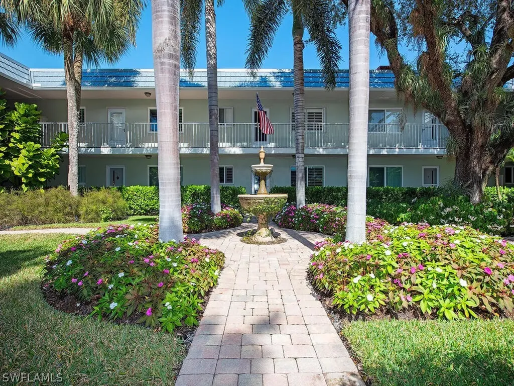 505 Broad Avenue S Naples FL 34102