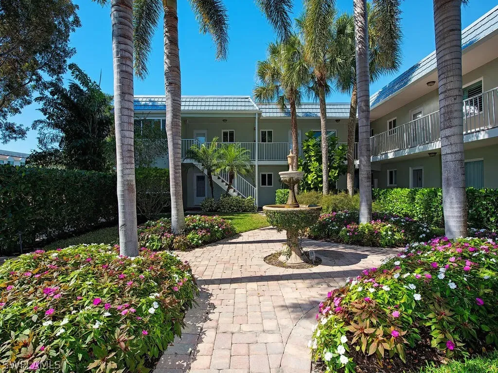 505 Broad Avenue S Naples FL 34102