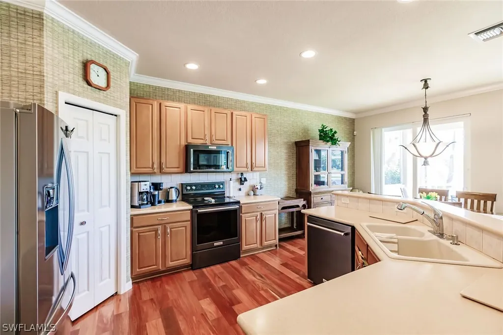 7859 Berkshire Pines Drive Naples FL 34104