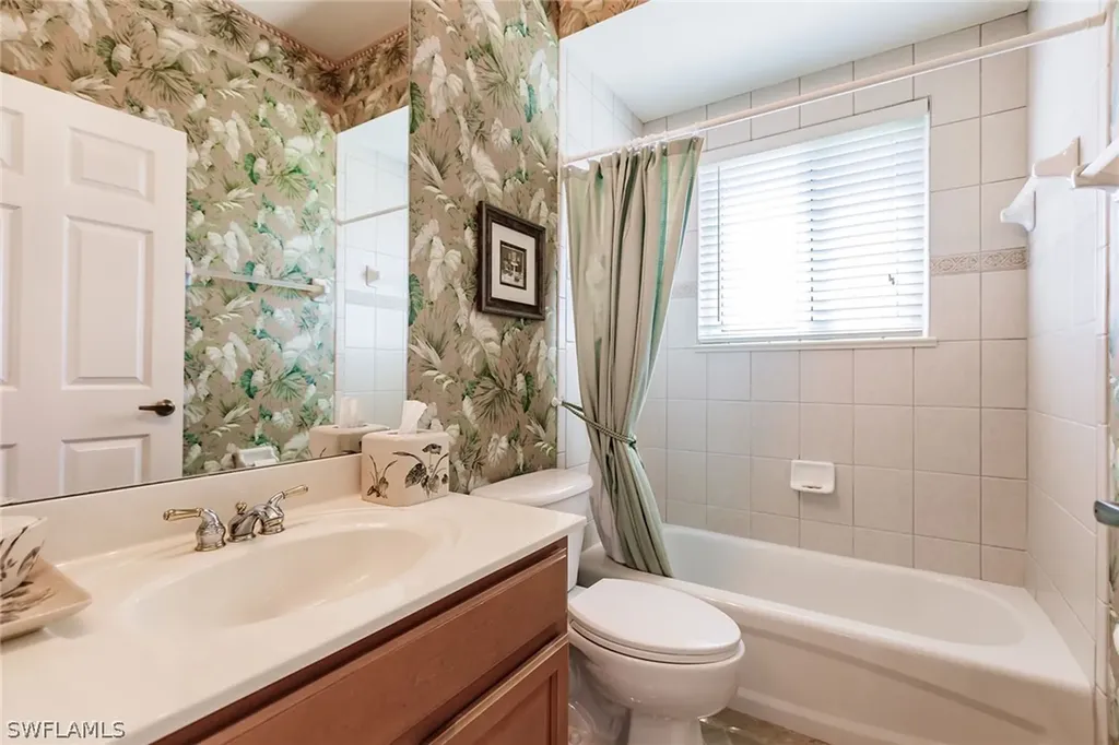 7859 Berkshire Pines Drive Naples FL 34104